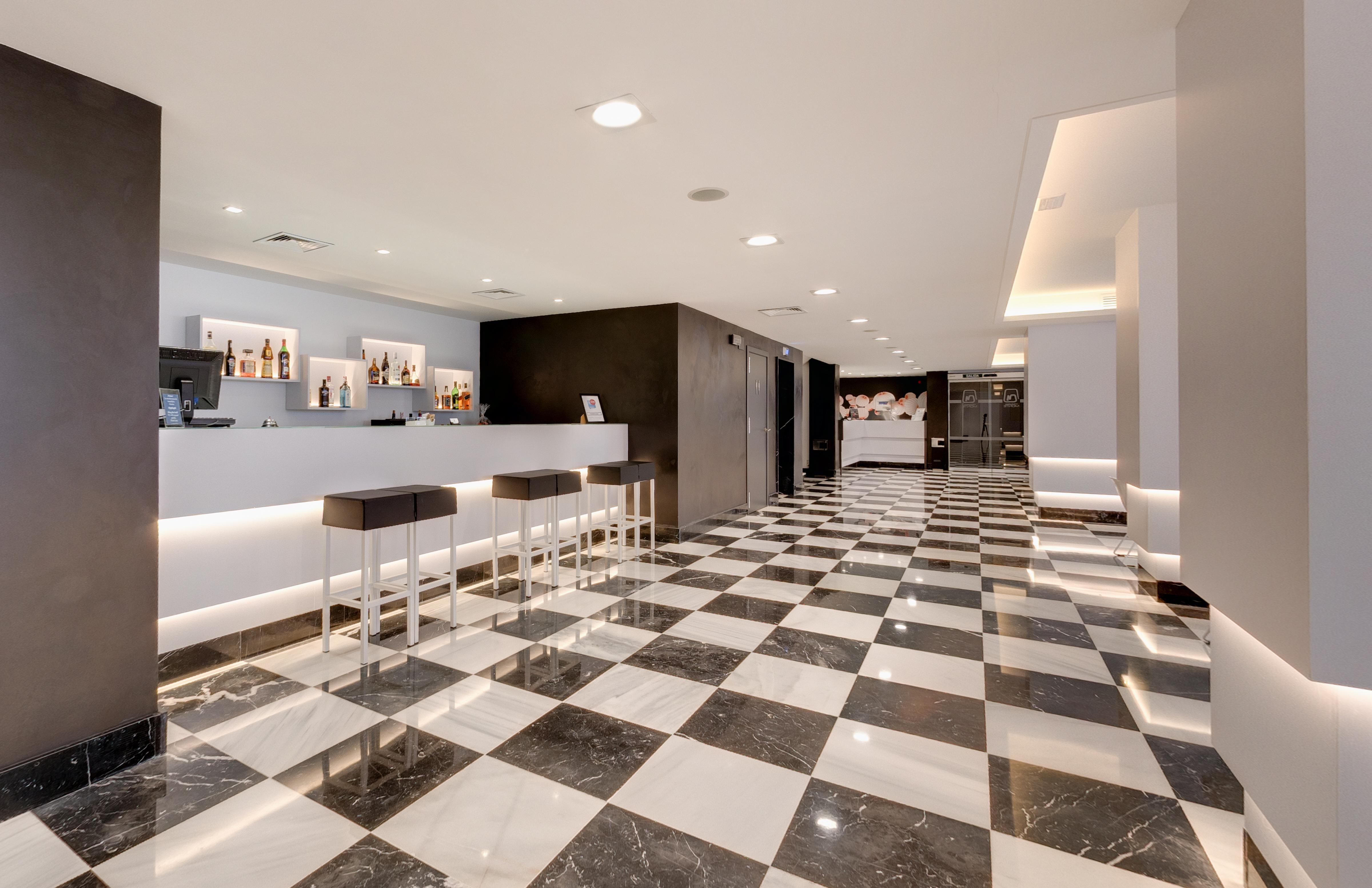 มอนเต การ์เมโล Hotel เซบีญา ภายนอก รูปภาพ