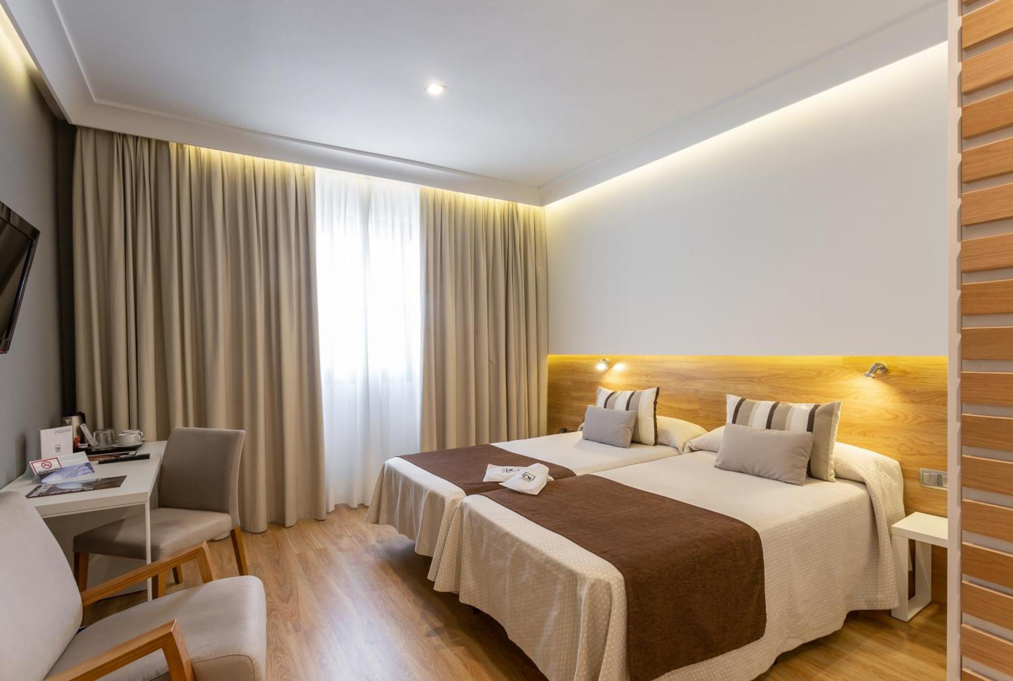 มอนเต การ์เมโล Hotel เซบีญา ภายนอก รูปภาพ