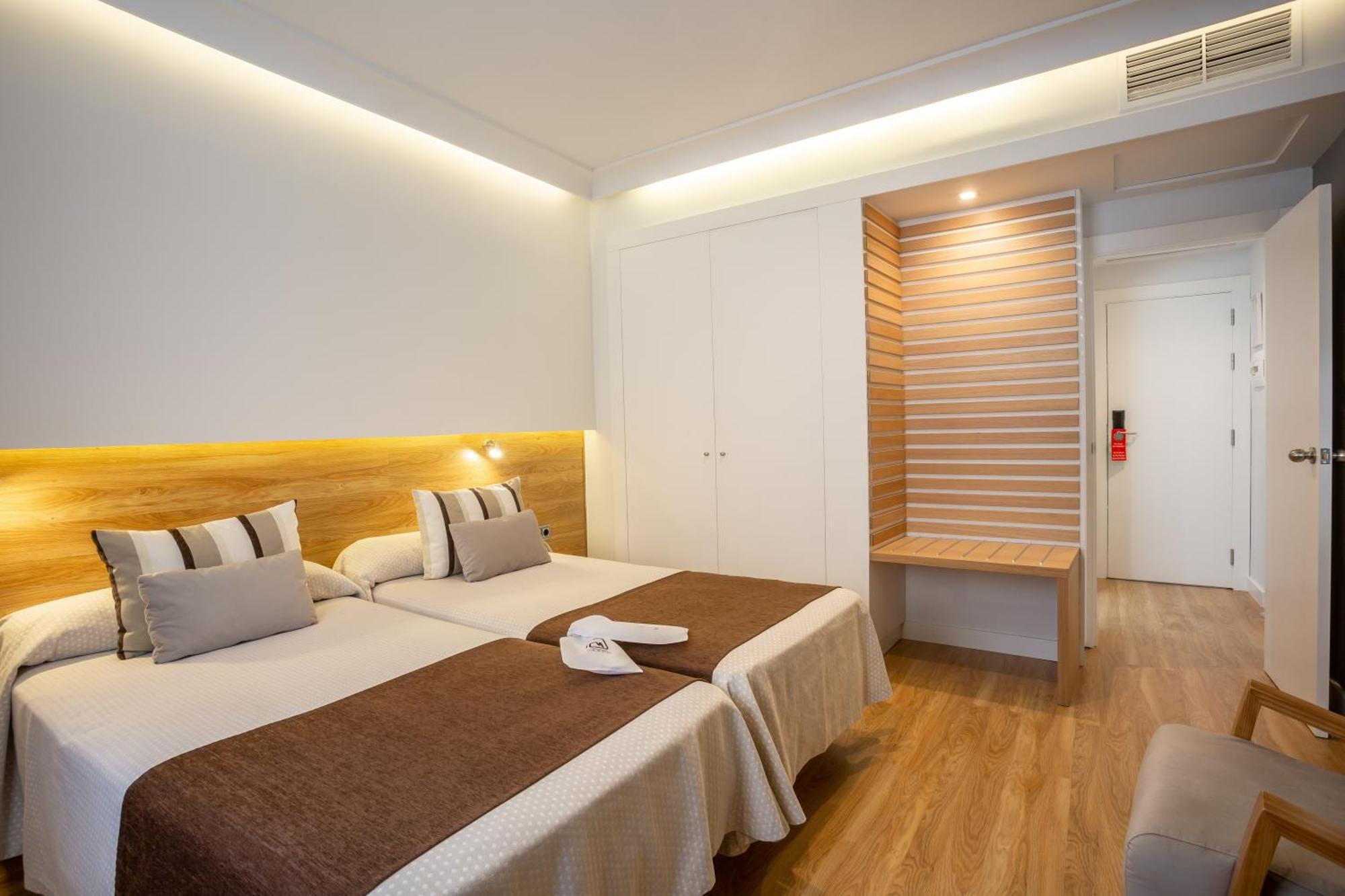 มอนเต การ์เมโล Hotel เซบีญา ภายนอก รูปภาพ