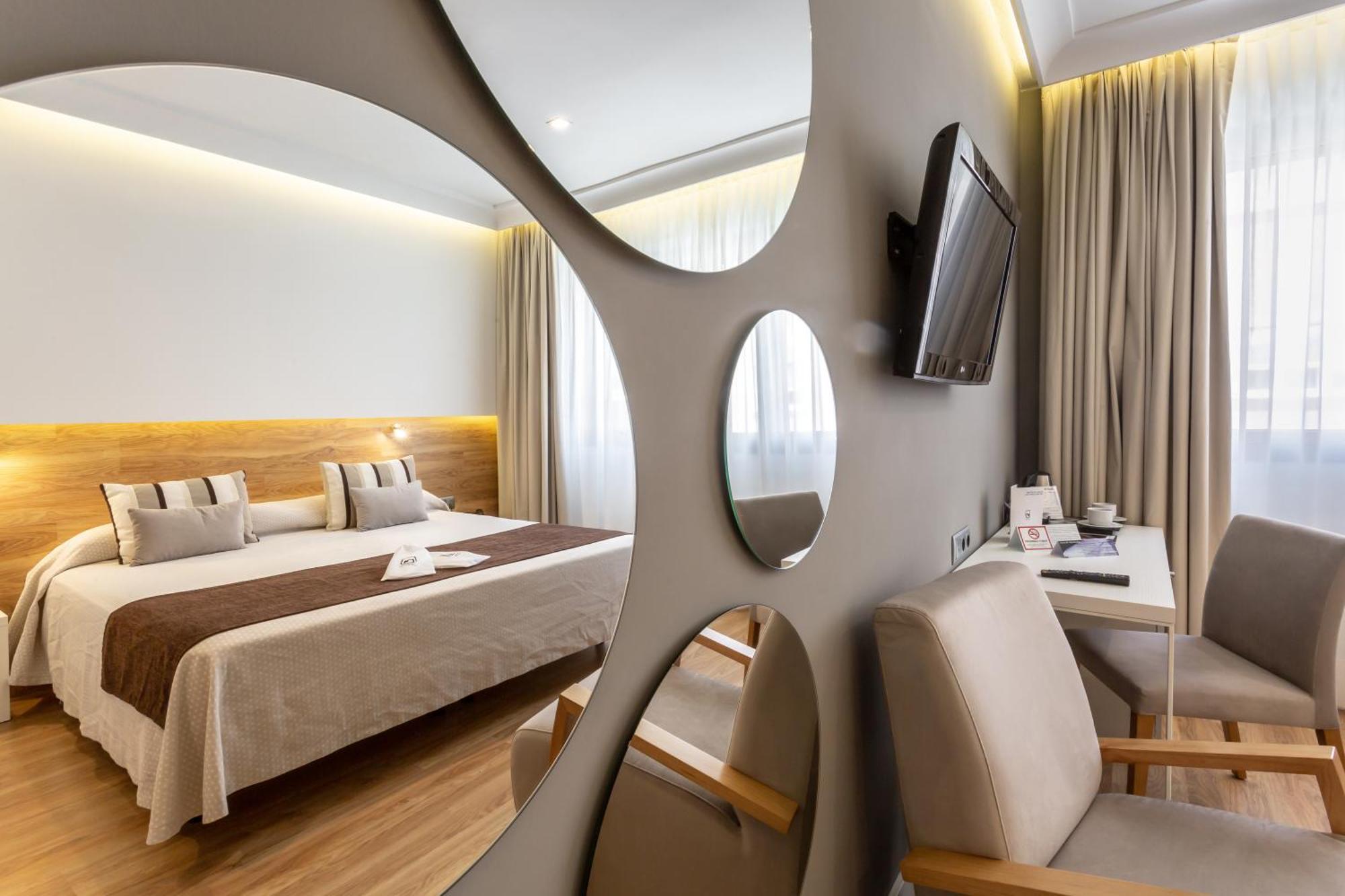 มอนเต การ์เมโล Hotel เซบีญา ภายนอก รูปภาพ